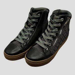 JUICY COUTURE JC Vareen High-top Fashion Quilted Sneakers in Gray Size 7 EUC